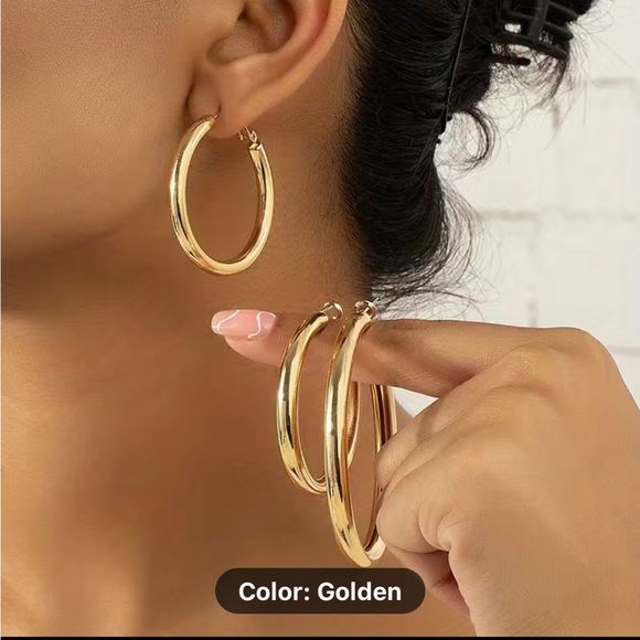 🆕❗️Golden Hoop Earrings Elegant Hip Hop Style Alloy Jewelry Exquisite Female - Picture 2 of 4